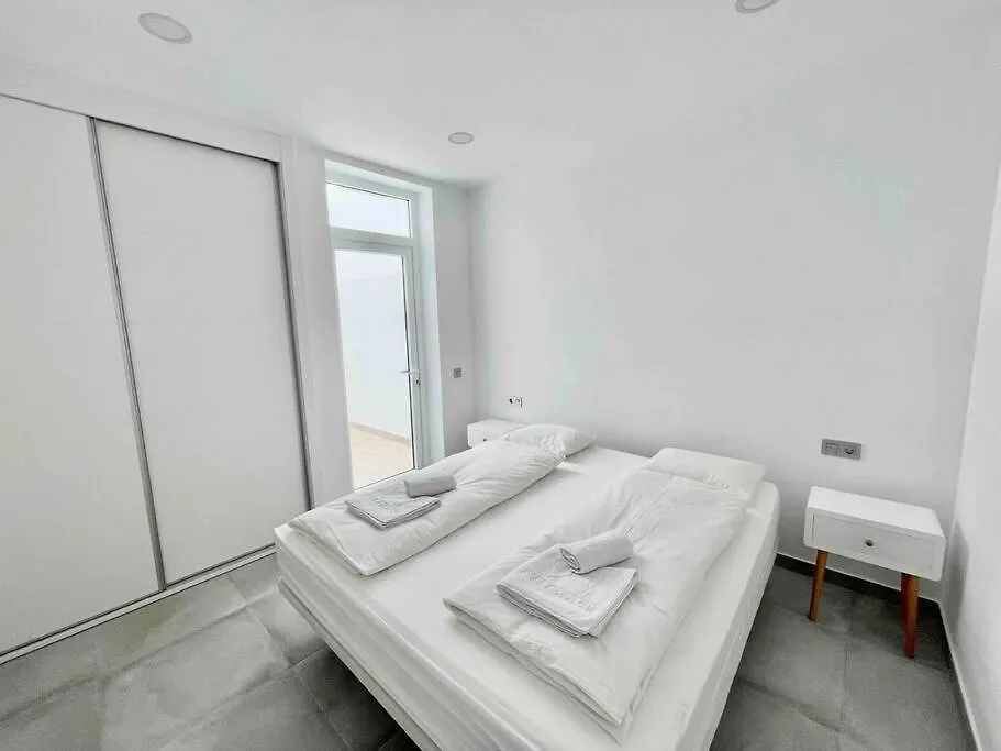 Weybeach 7 - New, Modern, Stylish, Fully Equipped La Santa Spain