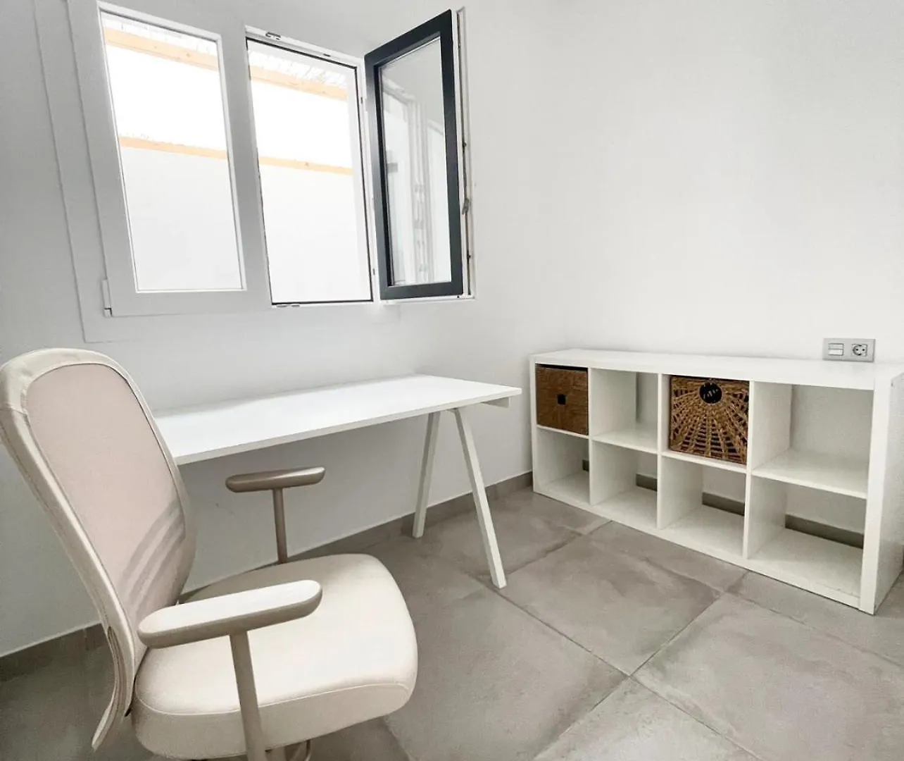 Weybeach 7 - New, Modern, Stylish, Fully Equipped La Santa Apartment